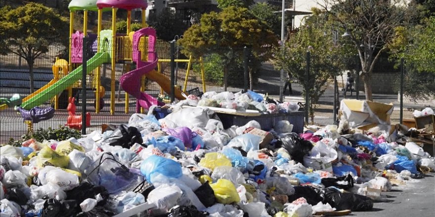 CHP’li belediyenin yönettiği Buca’da sokaklar çöpten geçilemiyor
