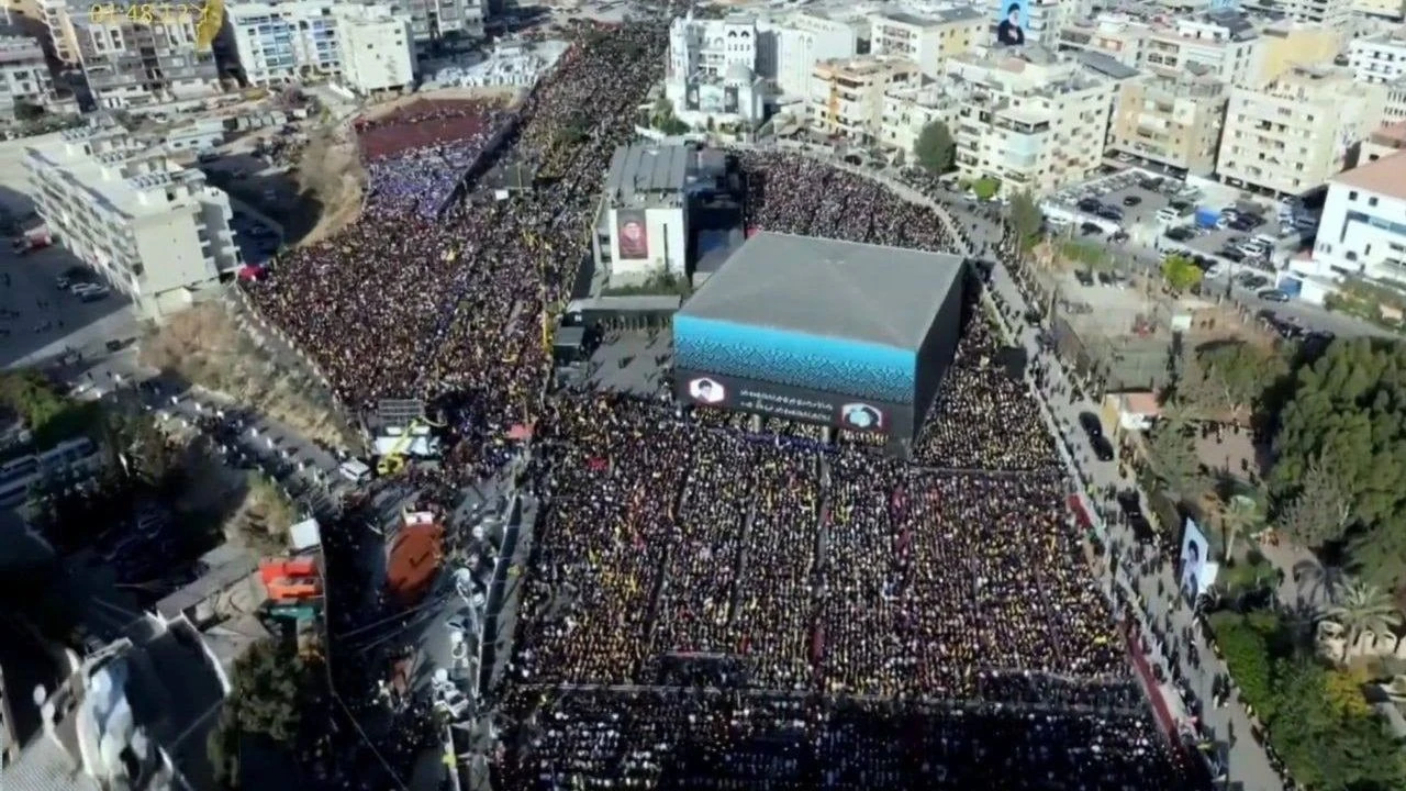Hizbullah şehitleri unutulmadı: Lübnan’da görkemli merasim