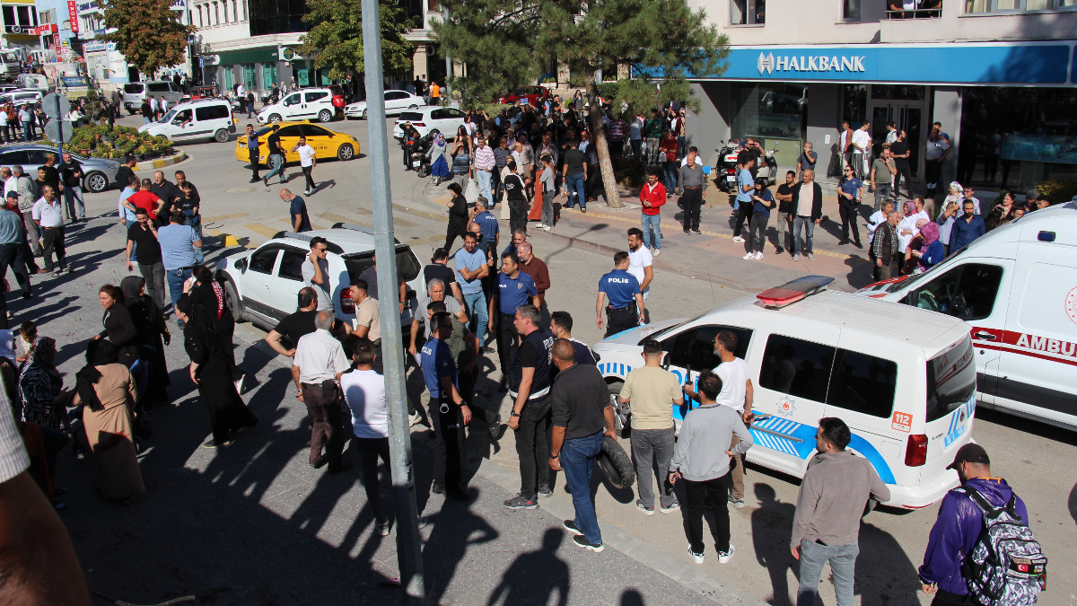 Çankırı’da husumetli aileler arasında bıçaklı, sopalı kavga Çankırı’da husumetli aileler arasında bıçaklı, sopalı kavga