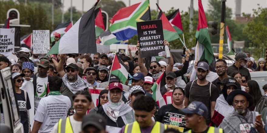 Güney Afrika’da İsrail’in Küresel Sumud Filosu’na saldırısı protesto edildi Güney Afrika’da İsrail’in Küresel Sumud Filosu’na saldırısı protesto edildi