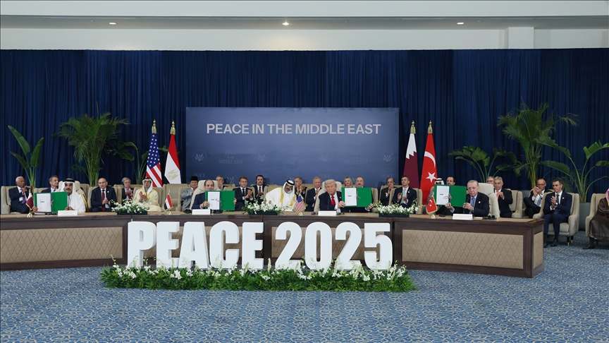 Liderler Gazze’deki Ateşkes Anlaşması’nı İmzaladı Liderler Gazze’deki Ateşkes Anlaşması’nı İmzaladı