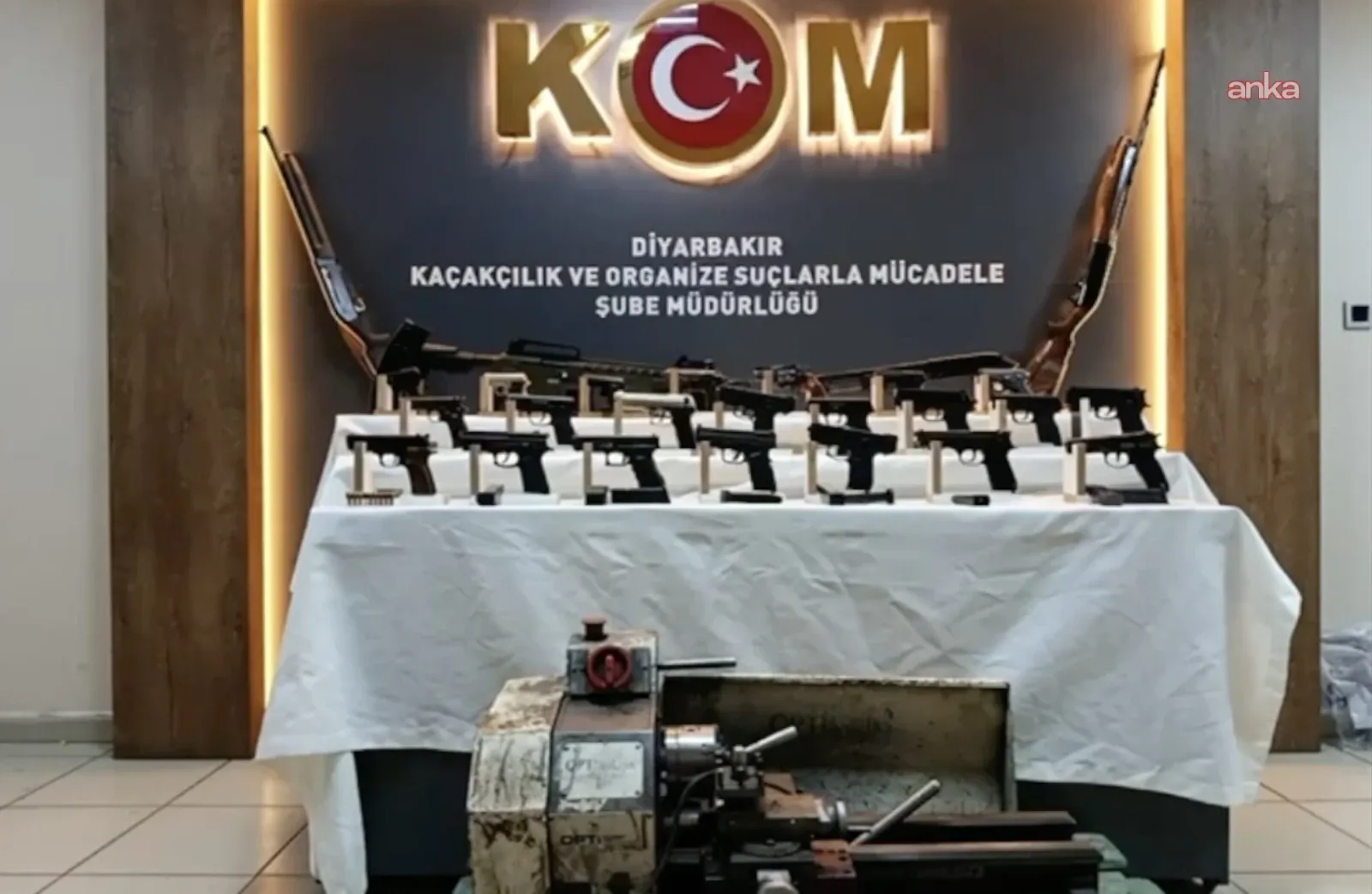Diyarbakır merkezli silah kaçakçılığı operasyonunda 19 Diyarbakır merkezli silah kaçakçılığı operasyonunda 19