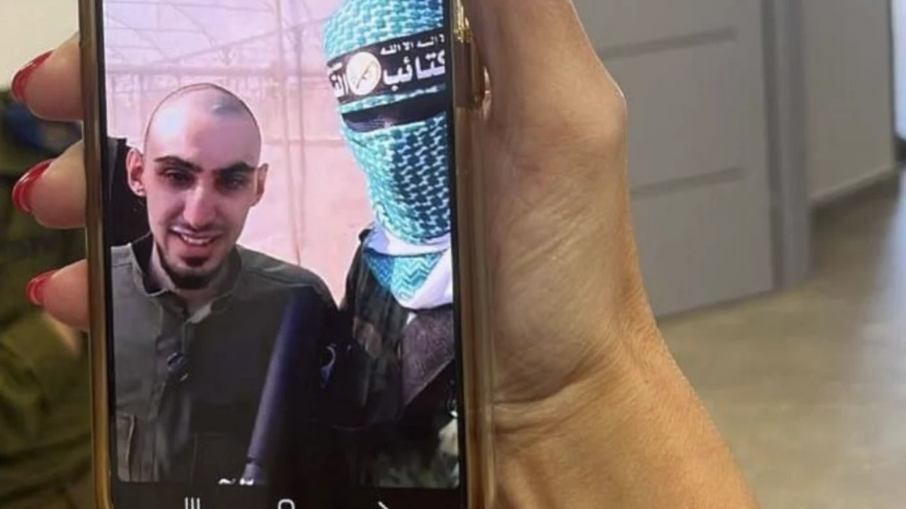 Hamas Esirlerle Aile Görüşmelerini Paylaştı Hamas Esirlerle Aile Görüşmelerini Paylaştı