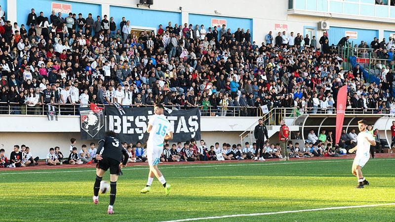 Beşiktaş U17 Takımı Tunceli’de Dostluk Maçı Yaptı Beşiktaş U17 Takımı Tunceli’de Dostluk Maçı Yaptı