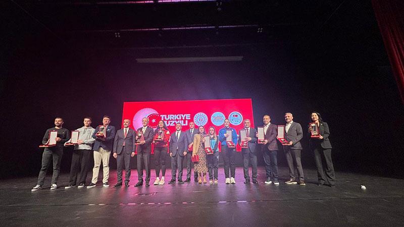Ankara’da Türkiye Üniversite Sporları Ödül Gecesi Yapıldı Ankara’da Türkiye Üniversite Sporları Ödül Gecesi Yapıldı