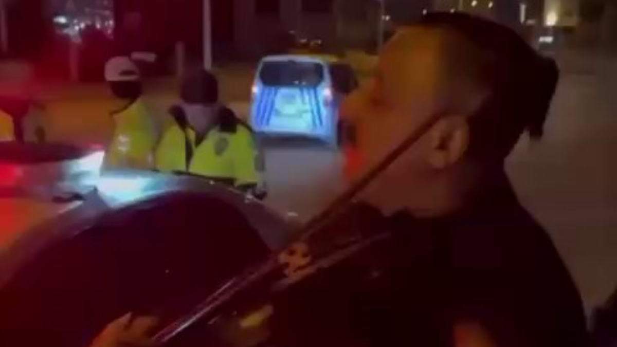 Karabük’te Trafik Denetiminde Eğlenceli Anlar Yaşandı Karabük’te Trafik Denetiminde Eğlenceli Anlar Yaşandı