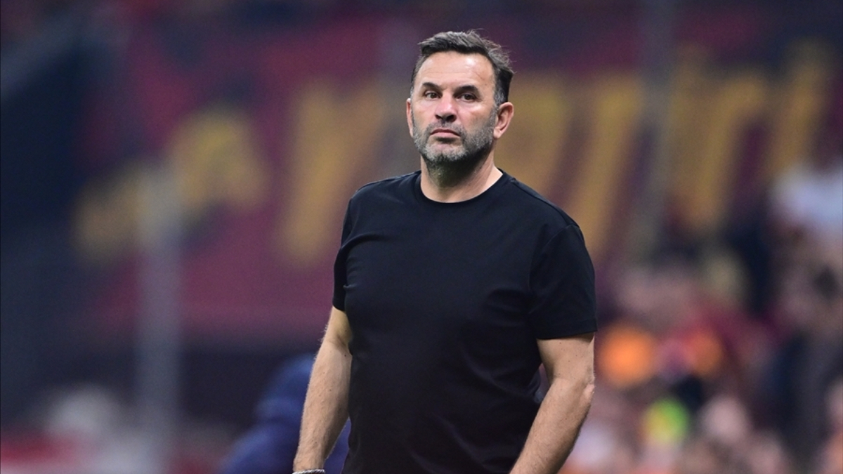 Okan Buruk, Galatasaray ile ligde 100. galibiyetini aldı Okan Buruk, Galatasaray ile ligde 100. galibiyetini aldı