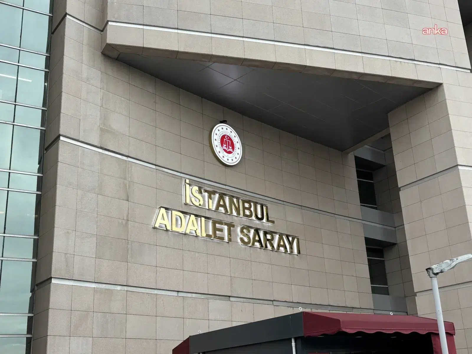 Laleli’de Dağ Grup Operasyonu: 60 Şüpheli Gözaltında Laleli’de Dağ Grup Operasyonu: 60 Şüpheli Gözaltında