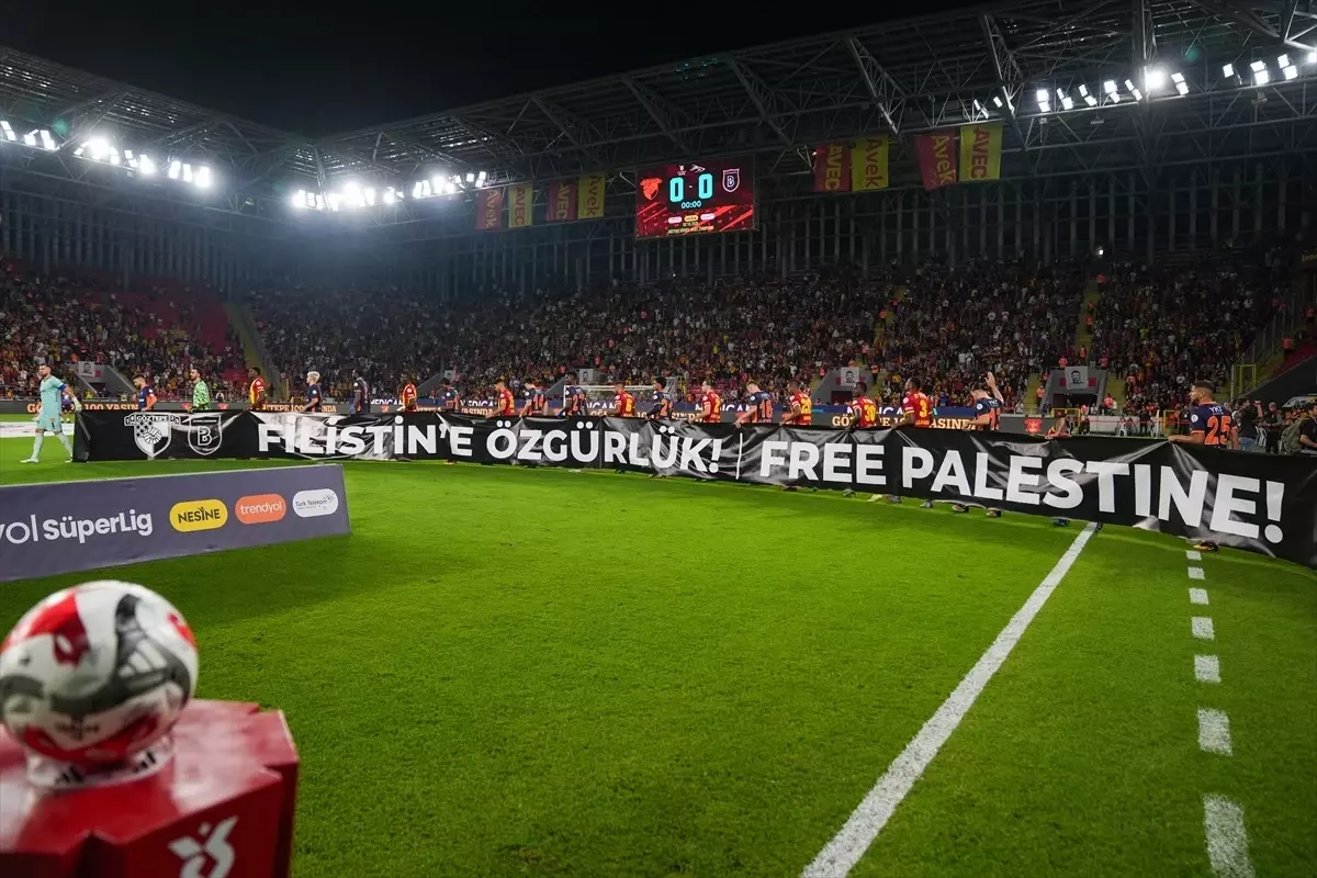 Göztepe, Başakşehir Maçının İlk Yarasını 1-0 Önde Tamamladı