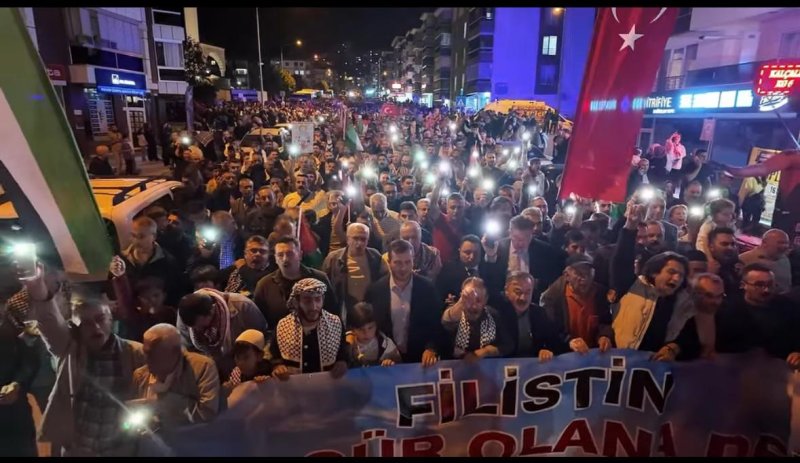 Amasya’da binlerce kişi Aksa Tufanı yıl dönümünde Gazze için yürüdü Amasya’da binlerce kişi Aksa Tufanı yıl dönümünde Gazze için yürüdü
