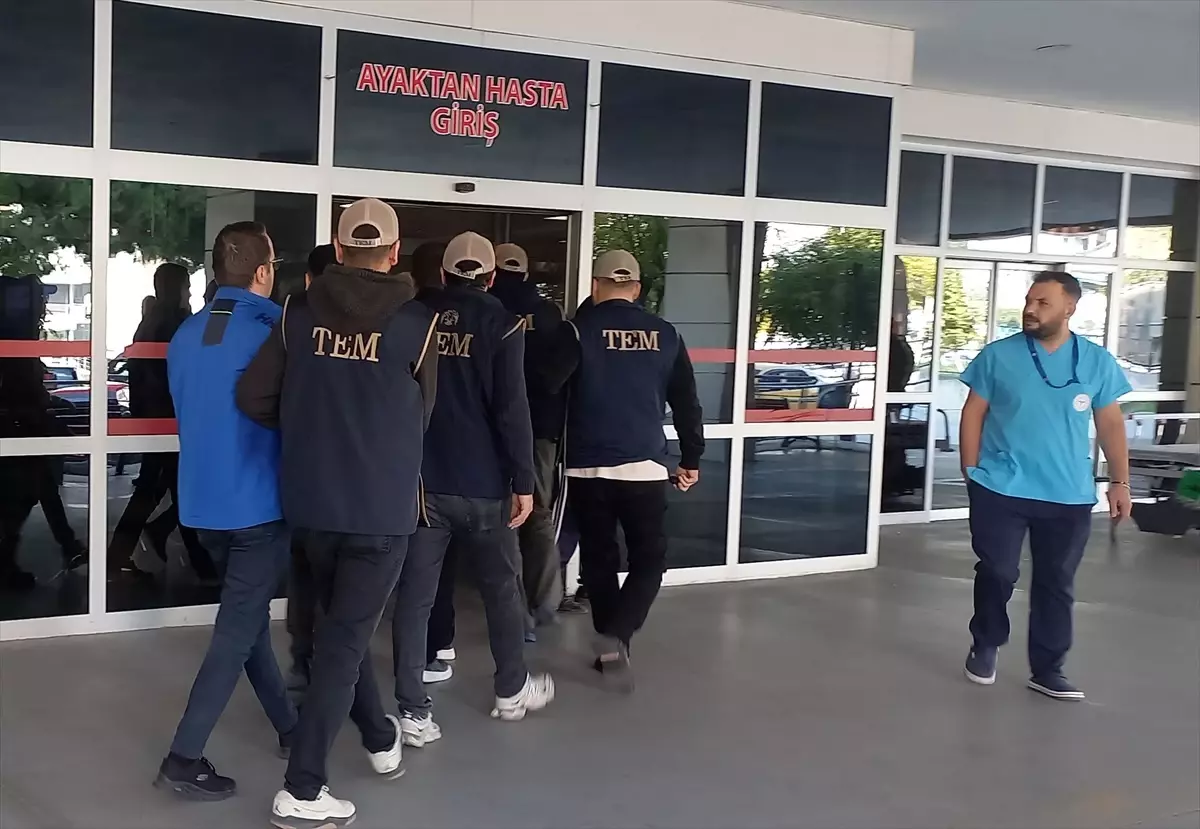 Manisa’da FETÖ Operasyonunda Üç Kişi Tutuklandı
