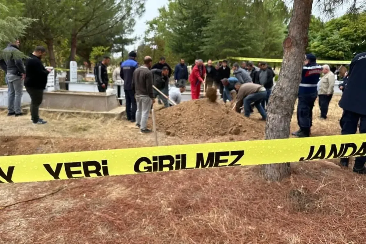 GÜNDEM Uşak’ta morg karışıklığı: Yanlış cenaze defnedildi, mezar açıldı!