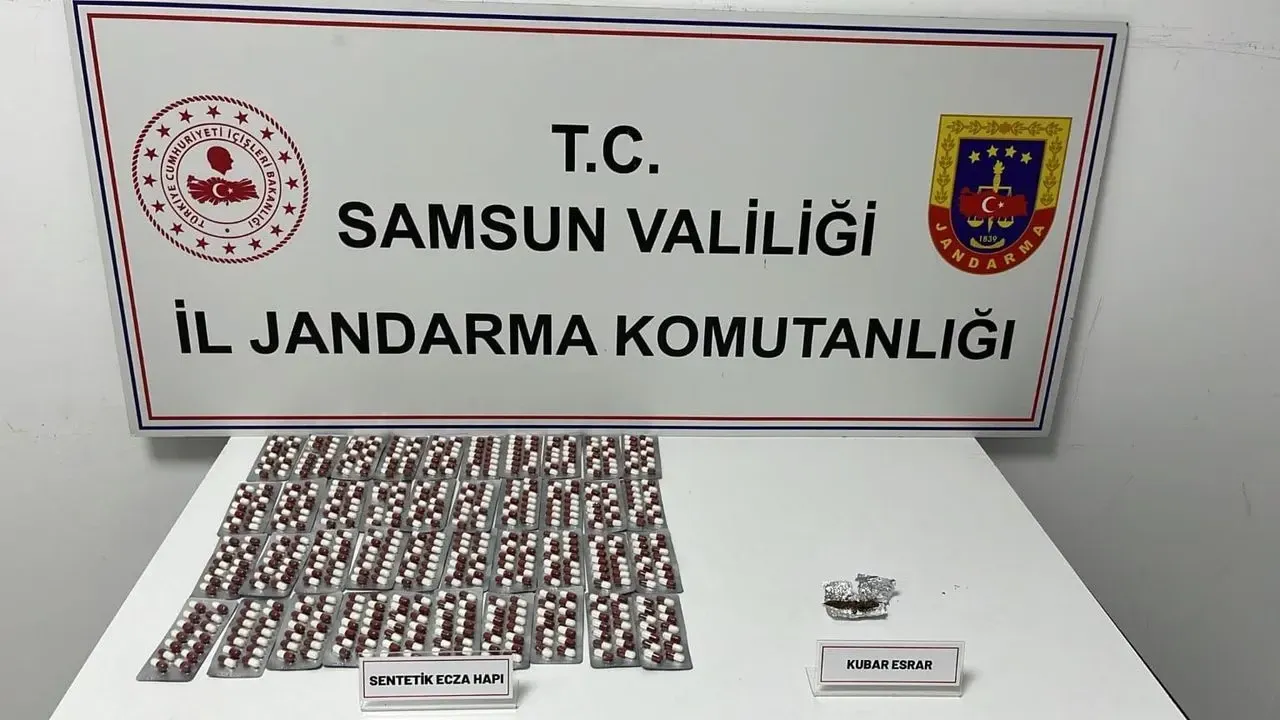 ASAYİŞ Samsun Tekkeköy’de uyuşturucu baskını: Ticari takside 2 şüpheli yakalandı! ASAYİŞ Samsun Tekkeköy’de uyuşturucu baskını: Ticari takside 2 şüpheli yakalandı!