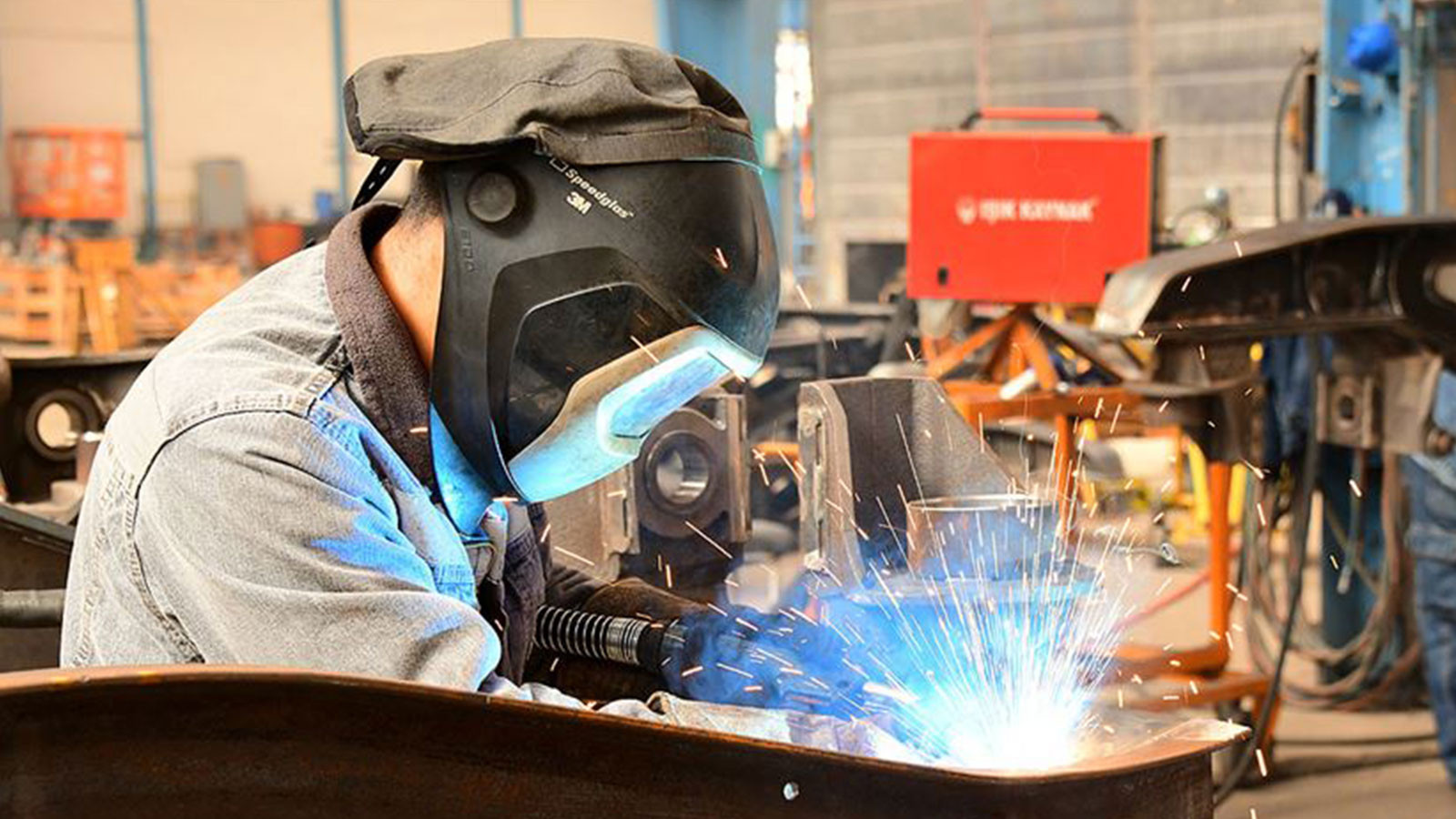 Sanayi üretimi artışa geçti Sanayi üretimi artışa geçti