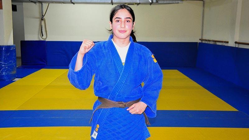 Sakatlığa Rağmen Uluslararası Turnuvada Şampiyonluk Elde