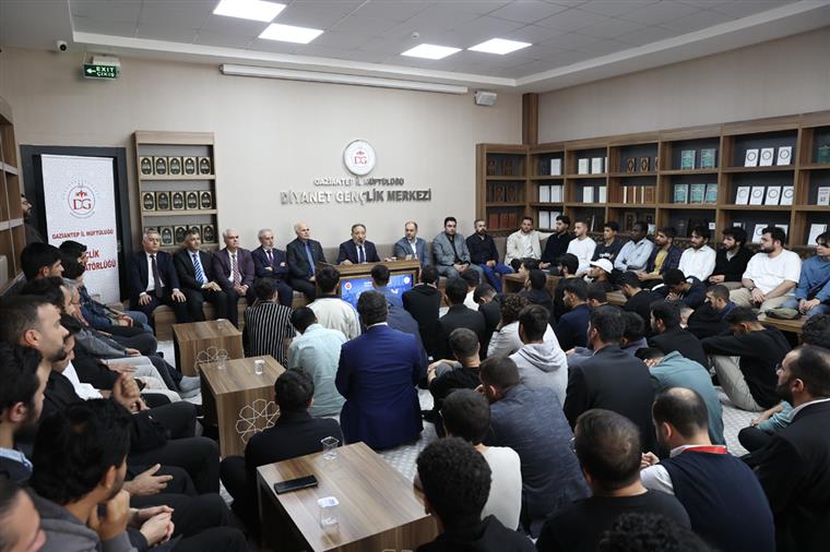Diyanet İşleri Başkanı Arpaguş, Gaziantep’te Gençlerle Diyanet İşleri Başkanı Arpaguş, Gaziantep’te Gençlerle