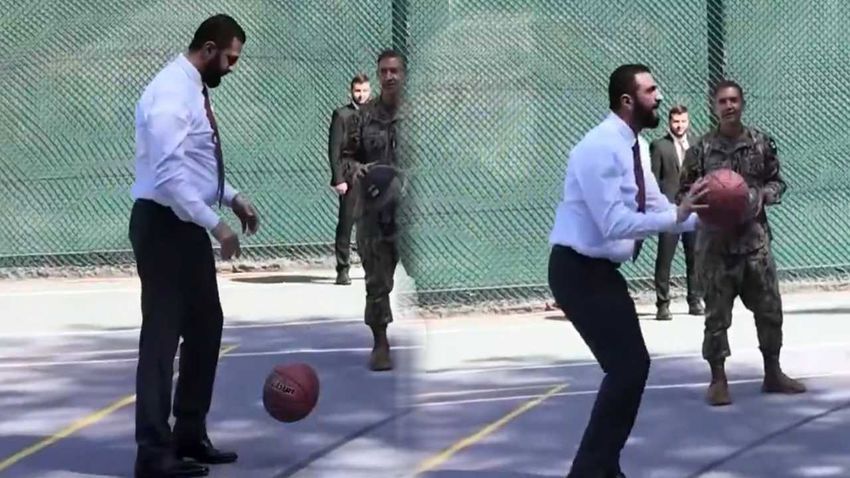 Suriye Lideri Şara, ABD’li Generallerle Basketbol Oynadı