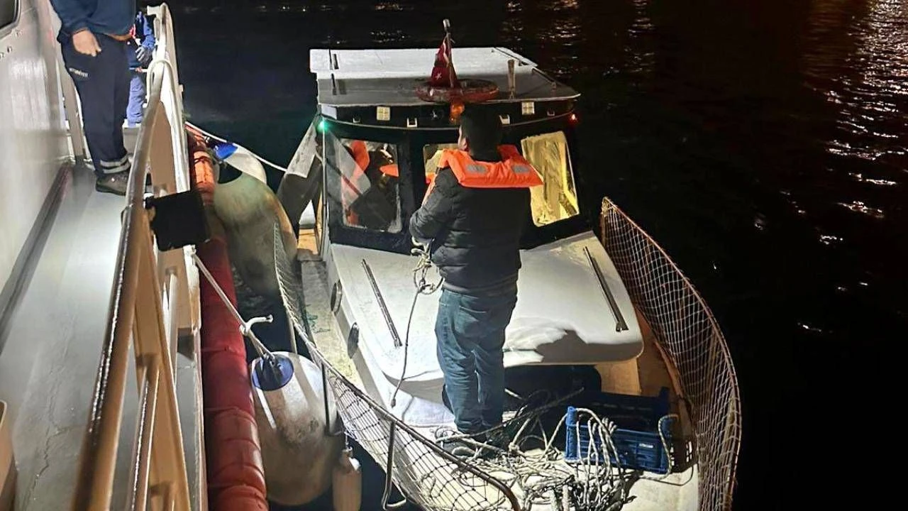 Boğazda Arızalanan Tekne Başarıyla Kurtarıldı
